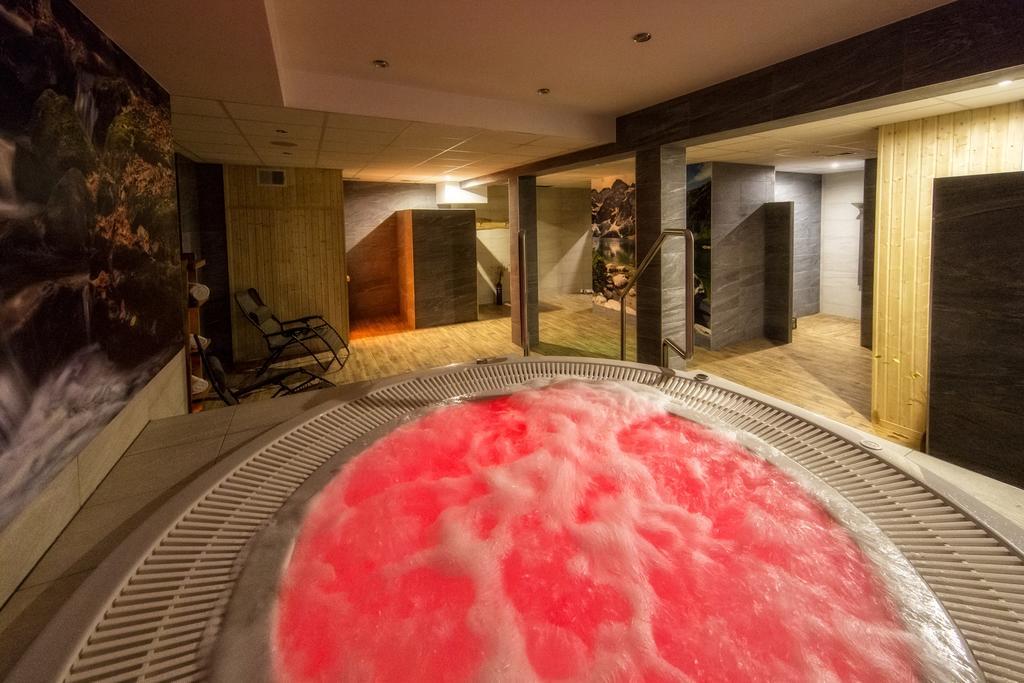 Hotel Eco Tatry Holiday& Spa Koscielisko Ngoại thất bức ảnh